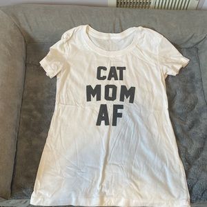 Women’s “CAT MOM AF” t-shirt, size large